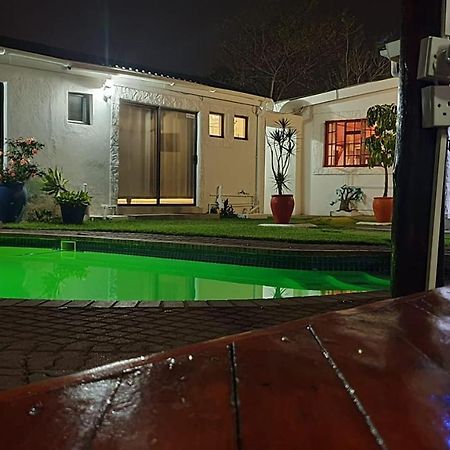 Berry Bliss Guest House Gaborone Exteriör bild