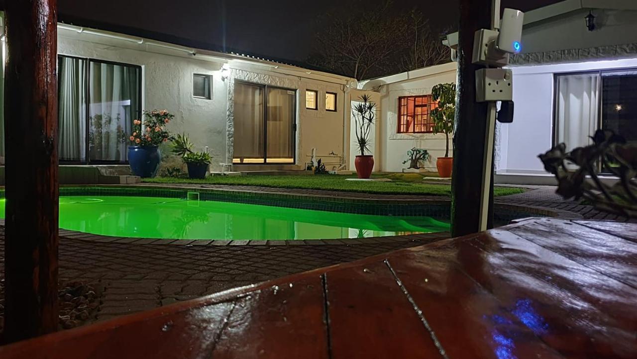 Berry Bliss Guest House Gaborone Exteriör bild