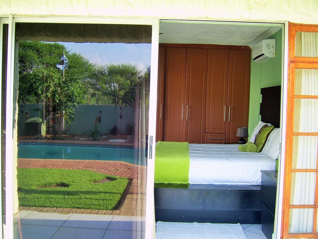 Berry Bliss Guest House Gaborone Exteriör bild