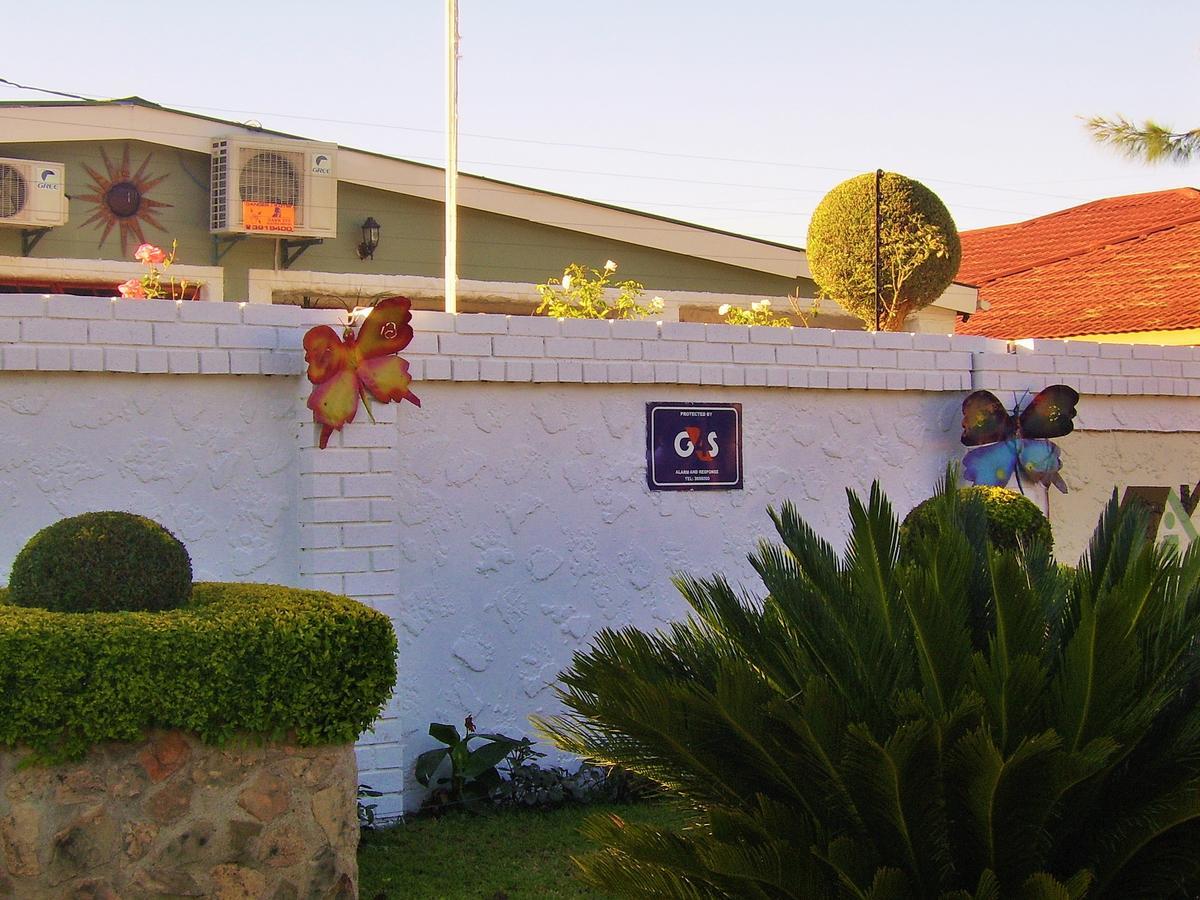 Berry Bliss Guest House Gaborone Exteriör bild