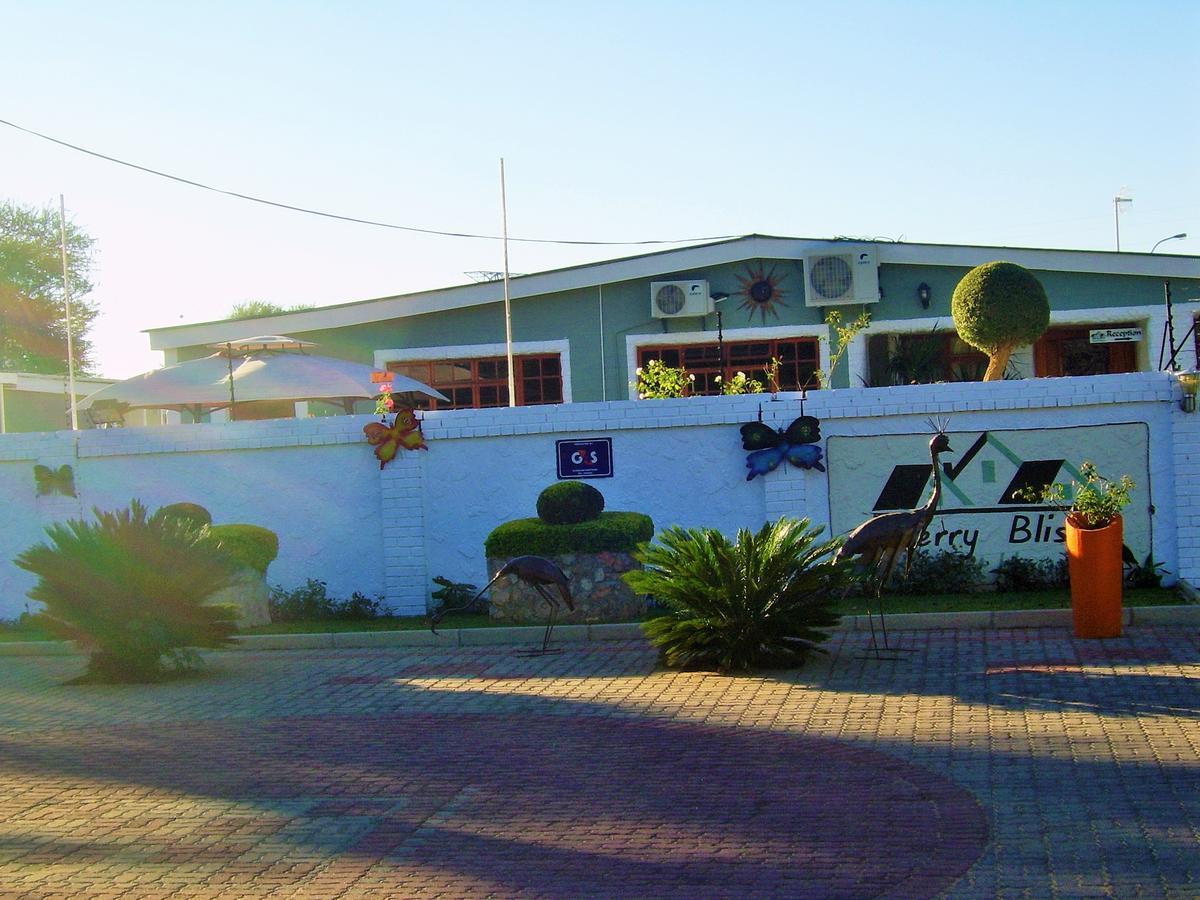 Berry Bliss Guest House Gaborone Exteriör bild