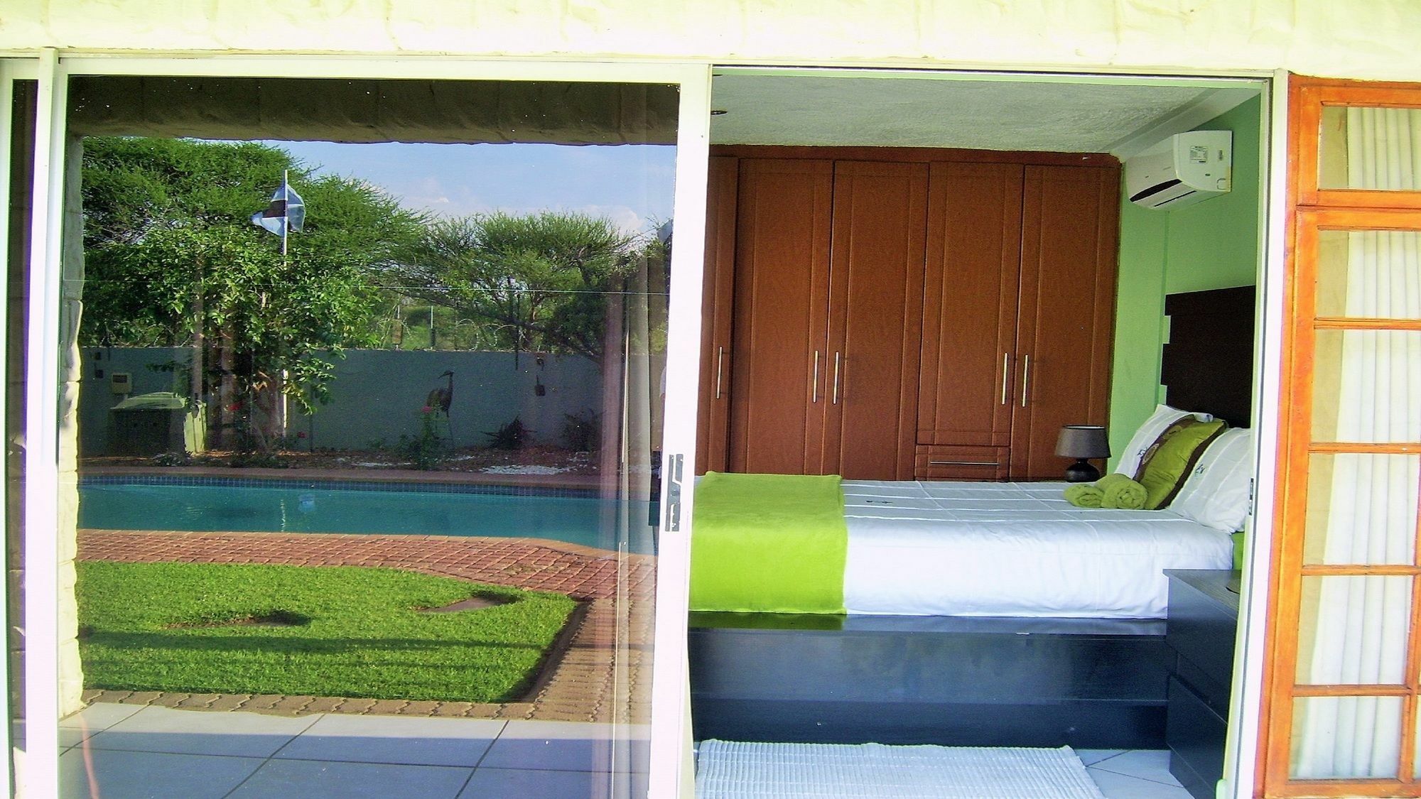 Berry Bliss Guest House Gaborone Exteriör bild