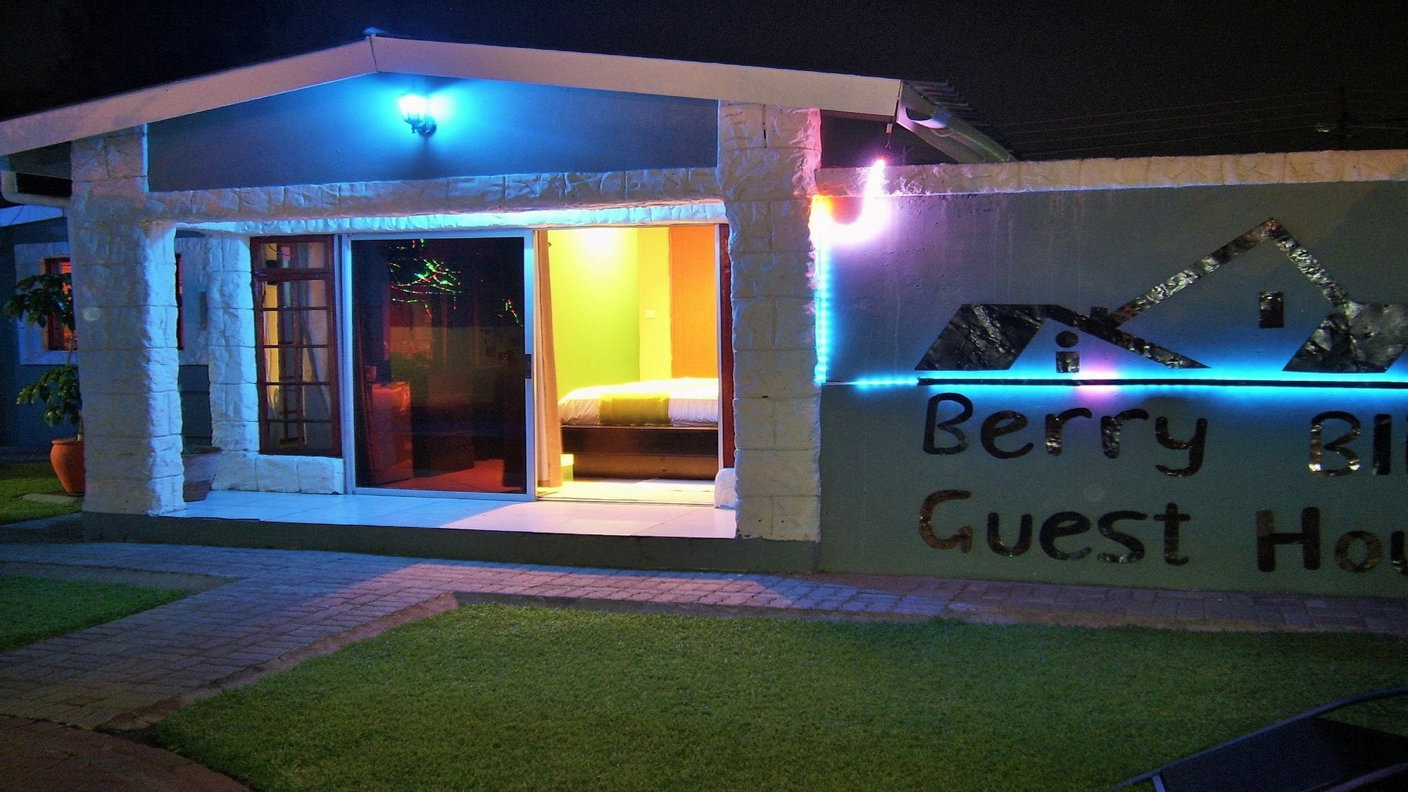 Berry Bliss Guest House Gaborone Exteriör bild