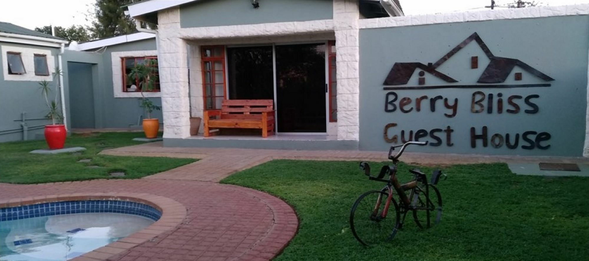 Berry Bliss Guest House Gaborone Exteriör bild