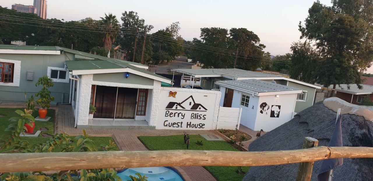Berry Bliss Guest House Gaborone Exteriör bild